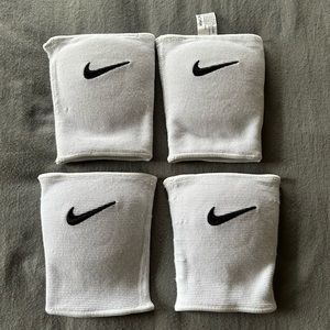 4- Nike Volleyball Knee Pads